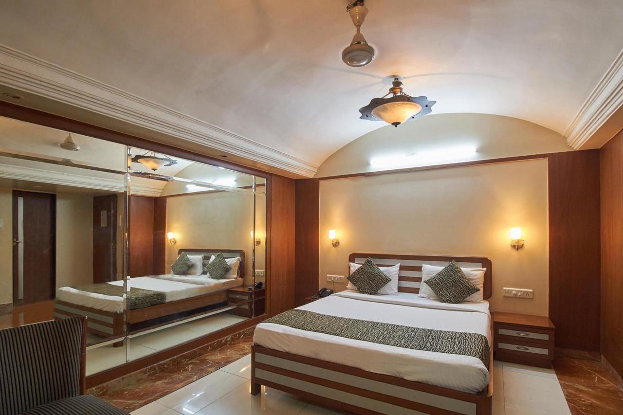 Club Room