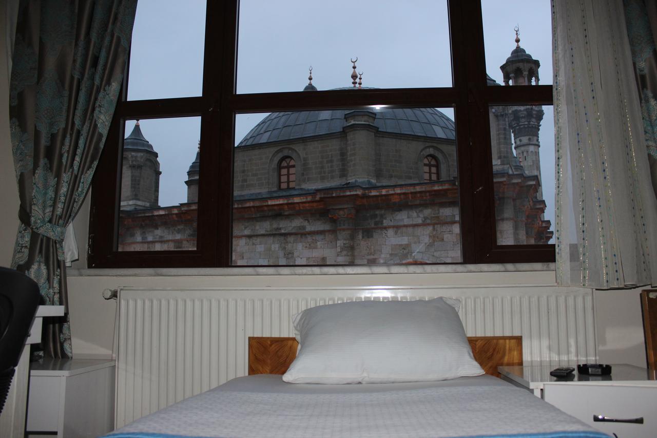 Twin Room,543615066:JPEG