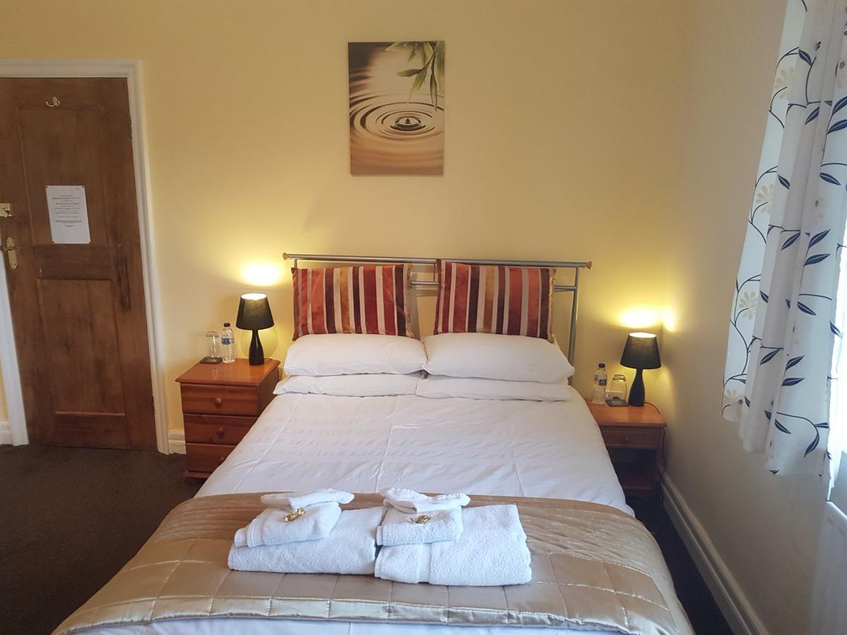 Deluxe Double Room with Shower