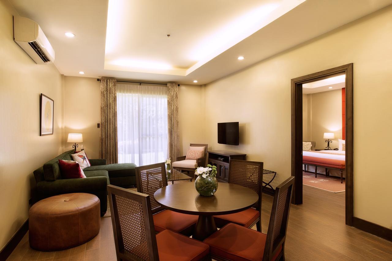 Executive Suite,545049162:JPEG