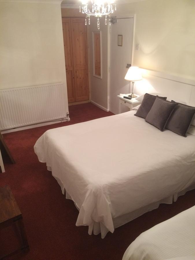 Double or Twin Room with Shower