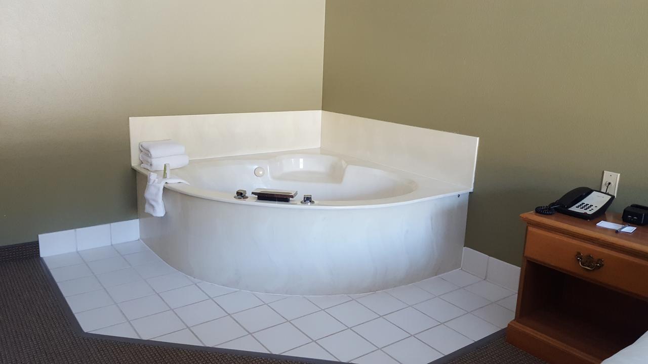 King Room with Spa Bath