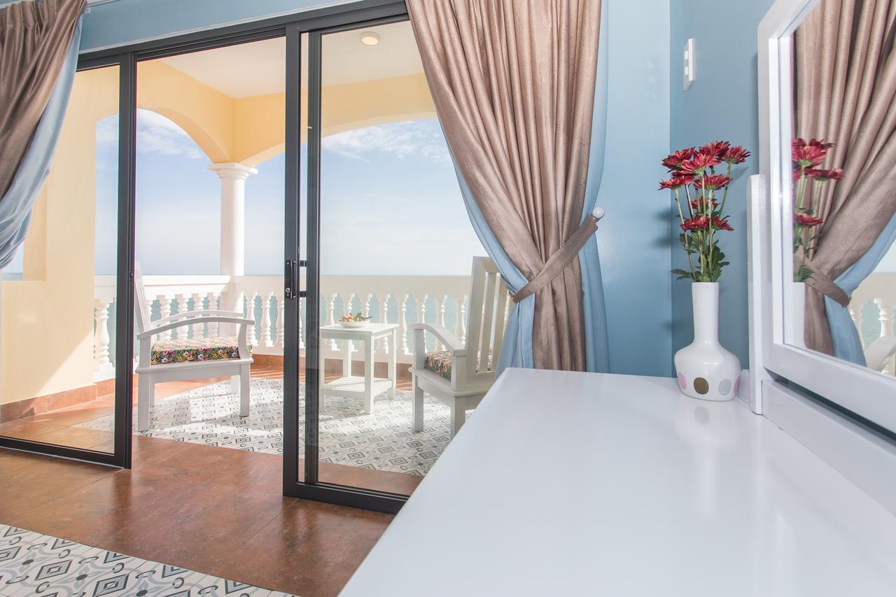 King Suite with Sea View