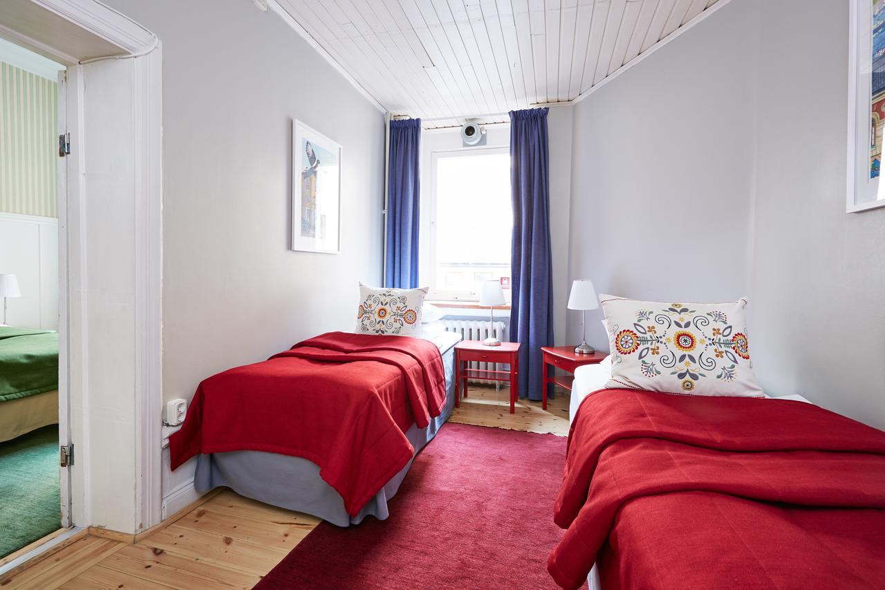 Quadruple Room with Private Bathroom