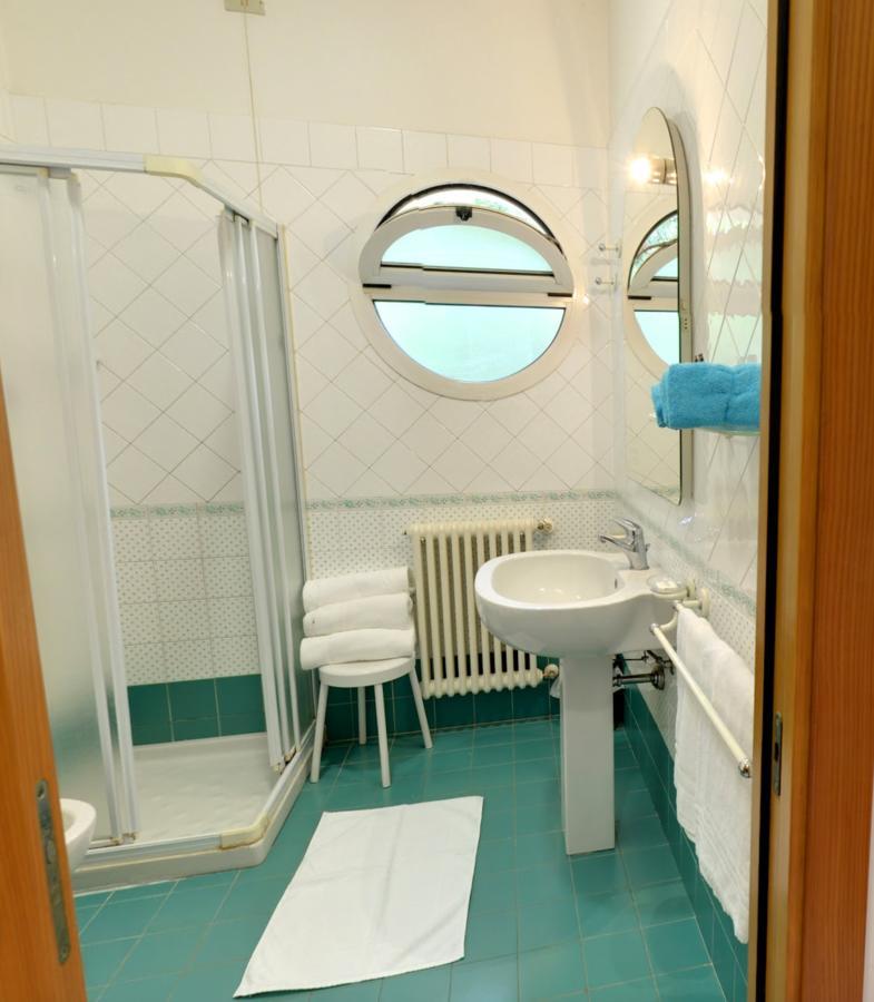 One-Bedroom Deluxe Apartment