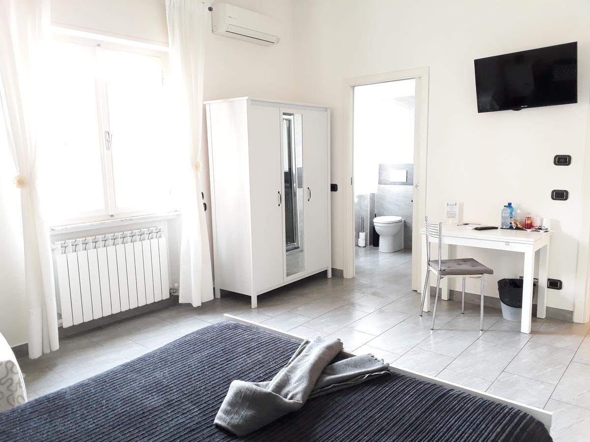 Queen Room with Private Bathroom