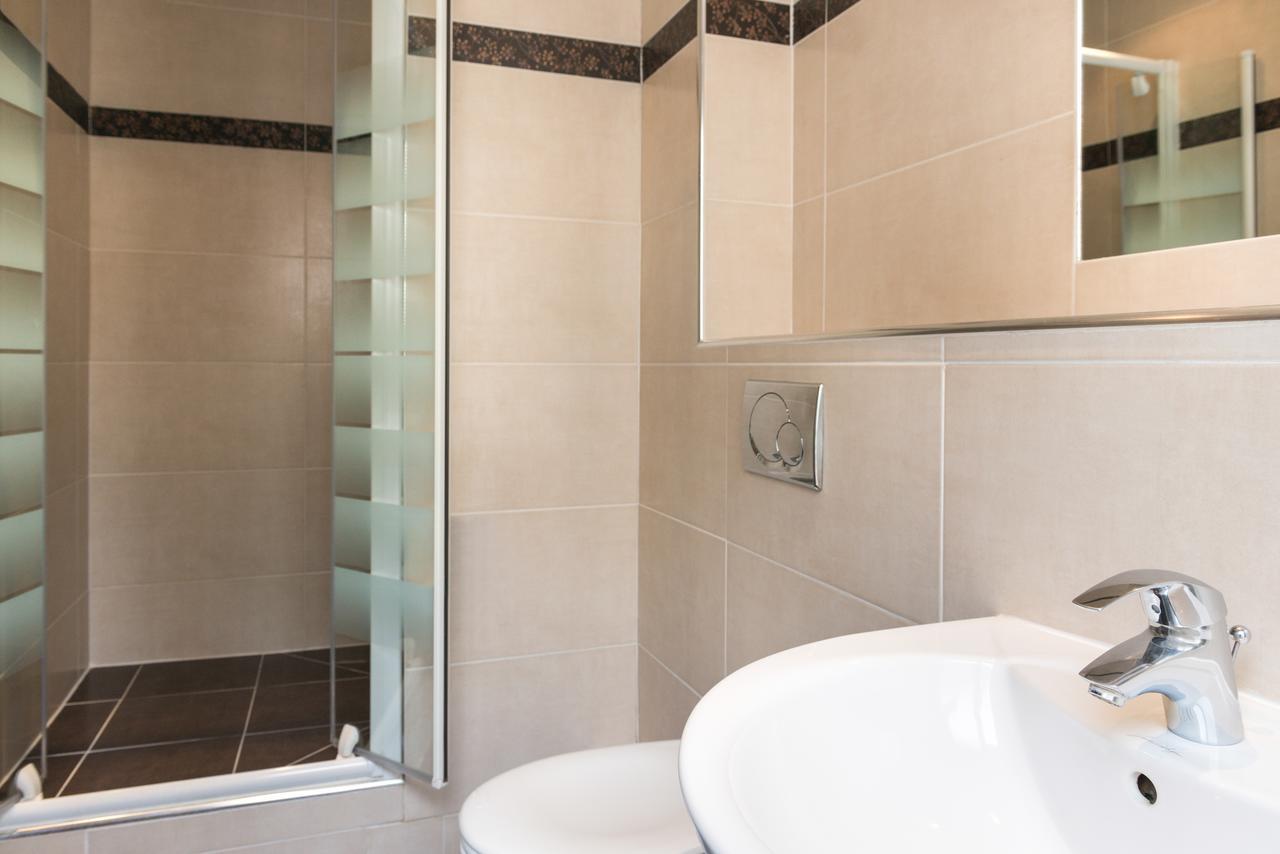 Double Room Shower