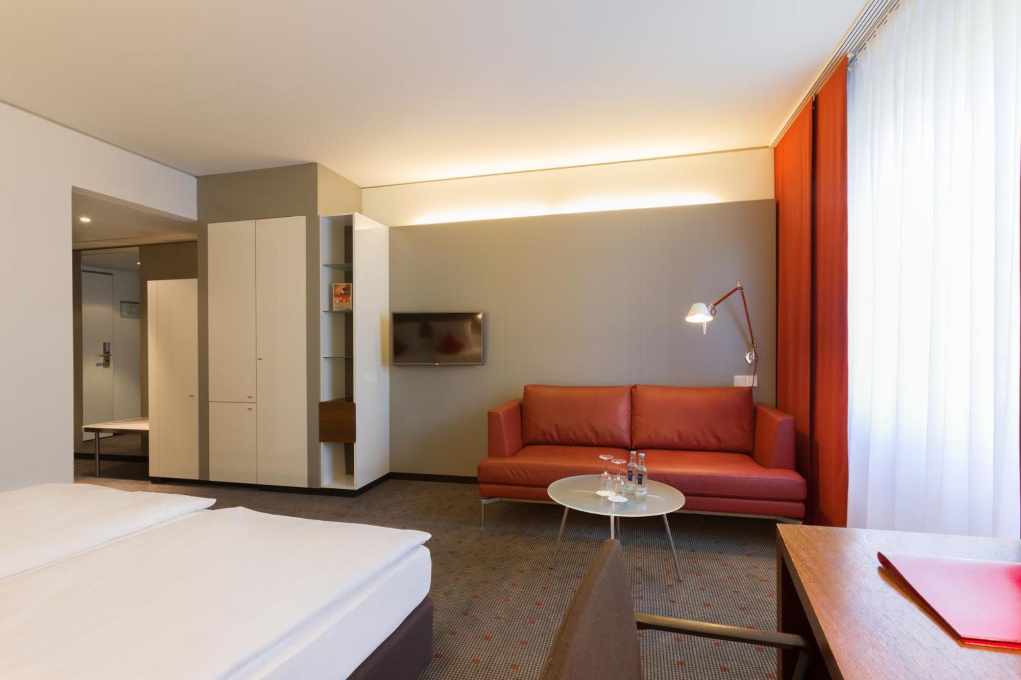 Comfort Accessible Room,683872890:JPEG