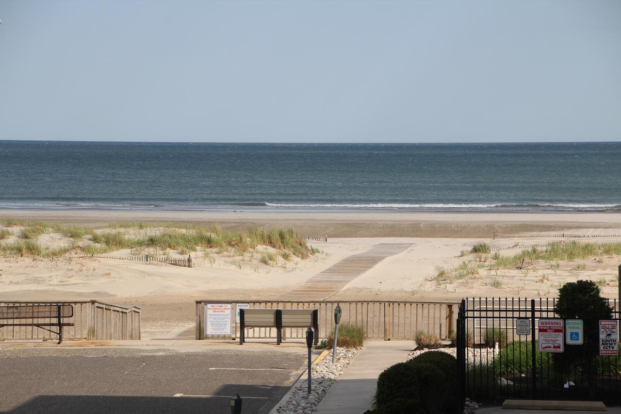 Deluxe Room with Two Queen Beds and Balcony and Sea View