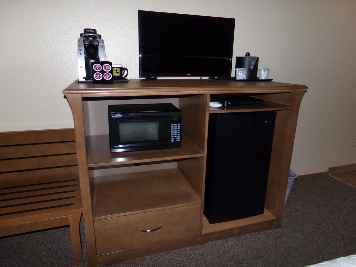 Deluxe Room, 1 King Bed, Dog Friendly, 1st Floor