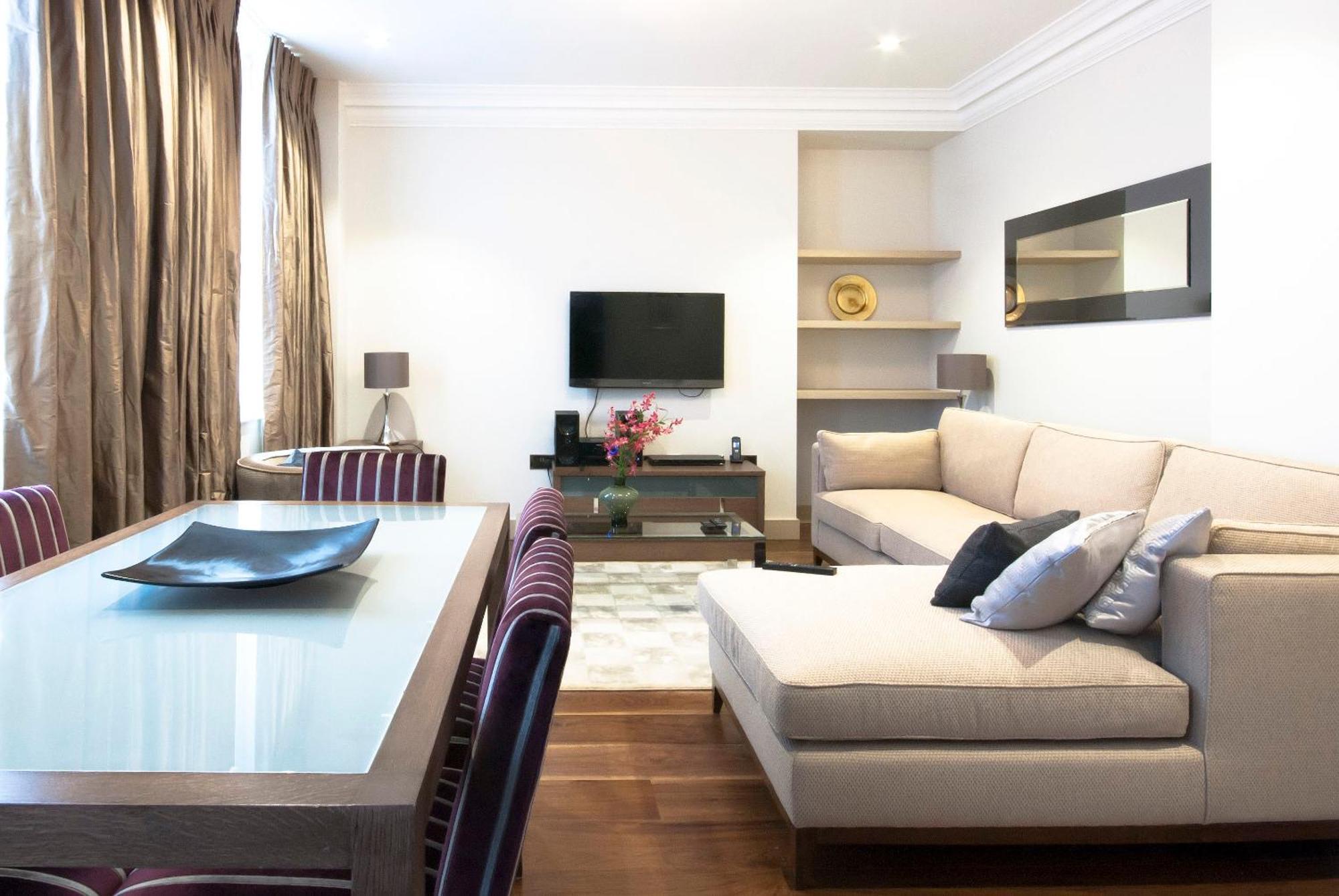 Deluxe Two-Bedroom Apartment