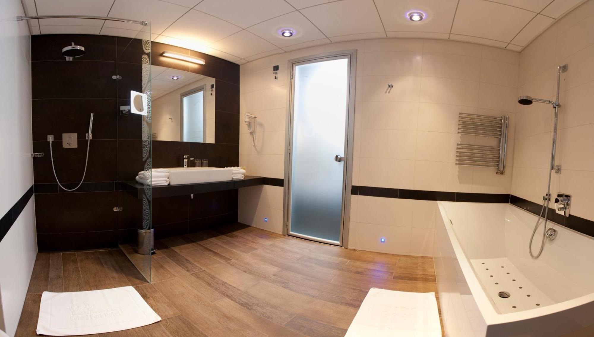Special Offer - One-Bedroom Suite (2 Adults) with New Year's Package