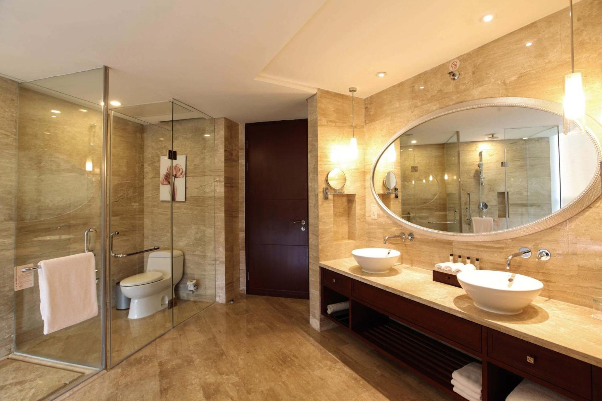 Executive Suite, Executive lounge access, 1 King, City view