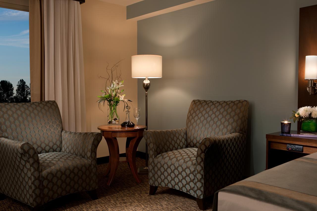 Deluxe King Room - Non-Smoking