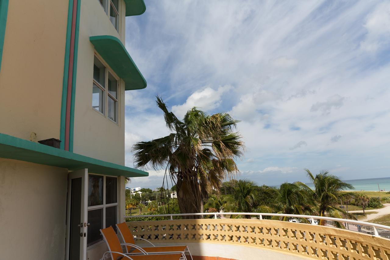 King Room with Balcony Ocean Front,749668589:JPEG