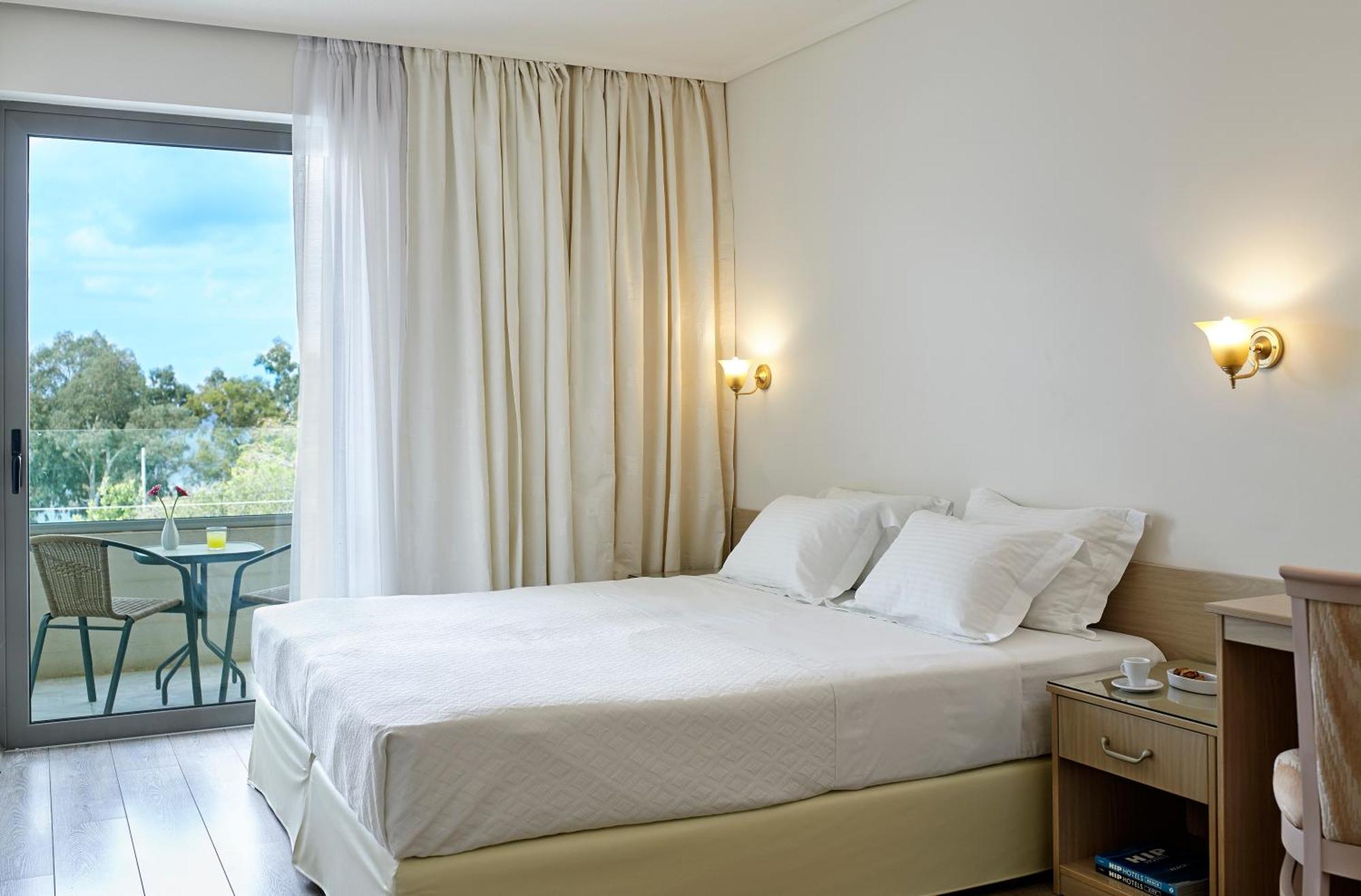 Classic Double Room with Extra Bed Side Sea View