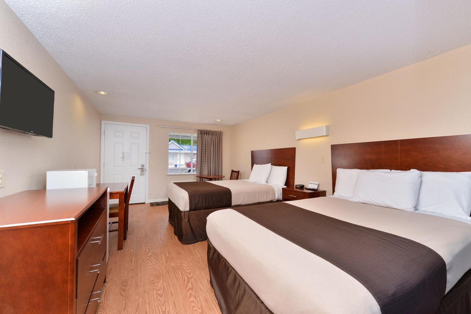 Double Room with Two Double Beds - Non-Smoking