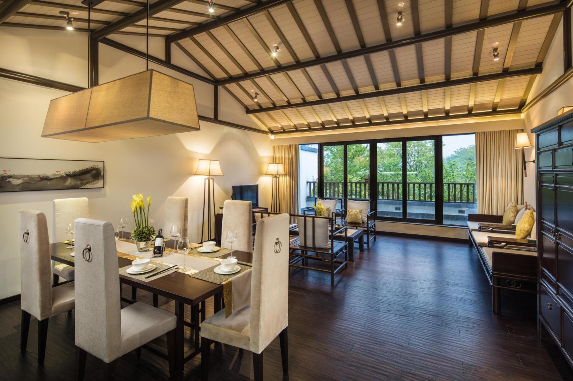 Hongcun Two-Bedroom Villa (160sq.yard)-Include 4 BreakfastTravel Photography, Mini-bar Access, Exclusive Welcome Benefits, and Turndown Service）