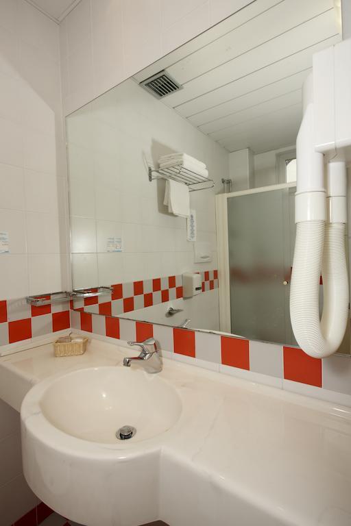 Double or Twin Room with Sea View