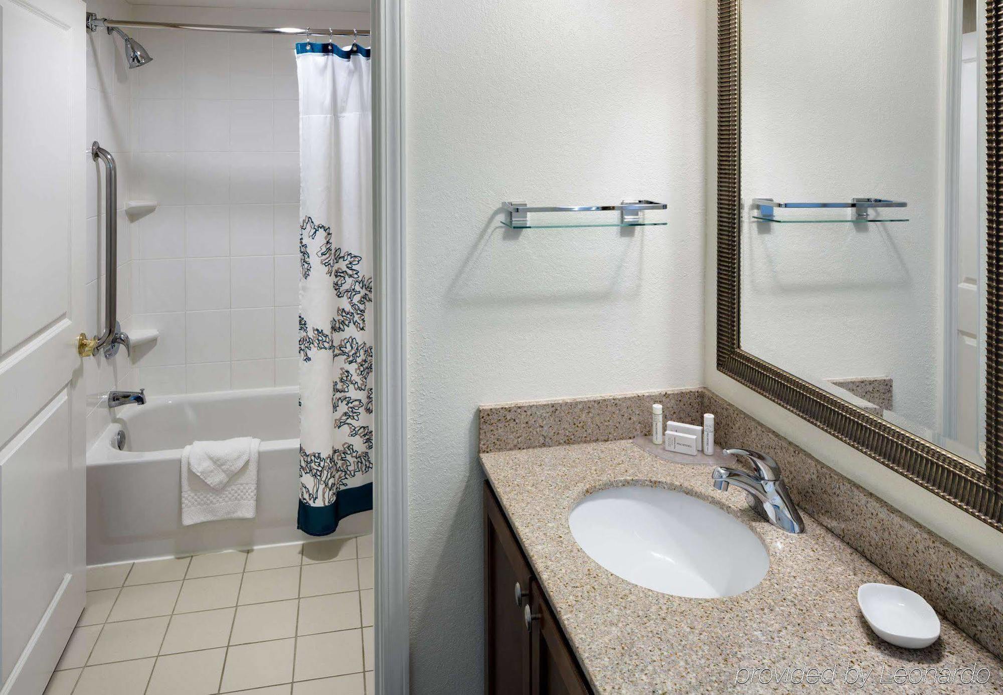 One-Bedroom King Suite