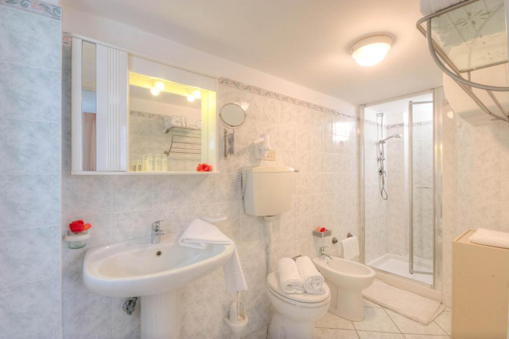 Studio (2 Adults)