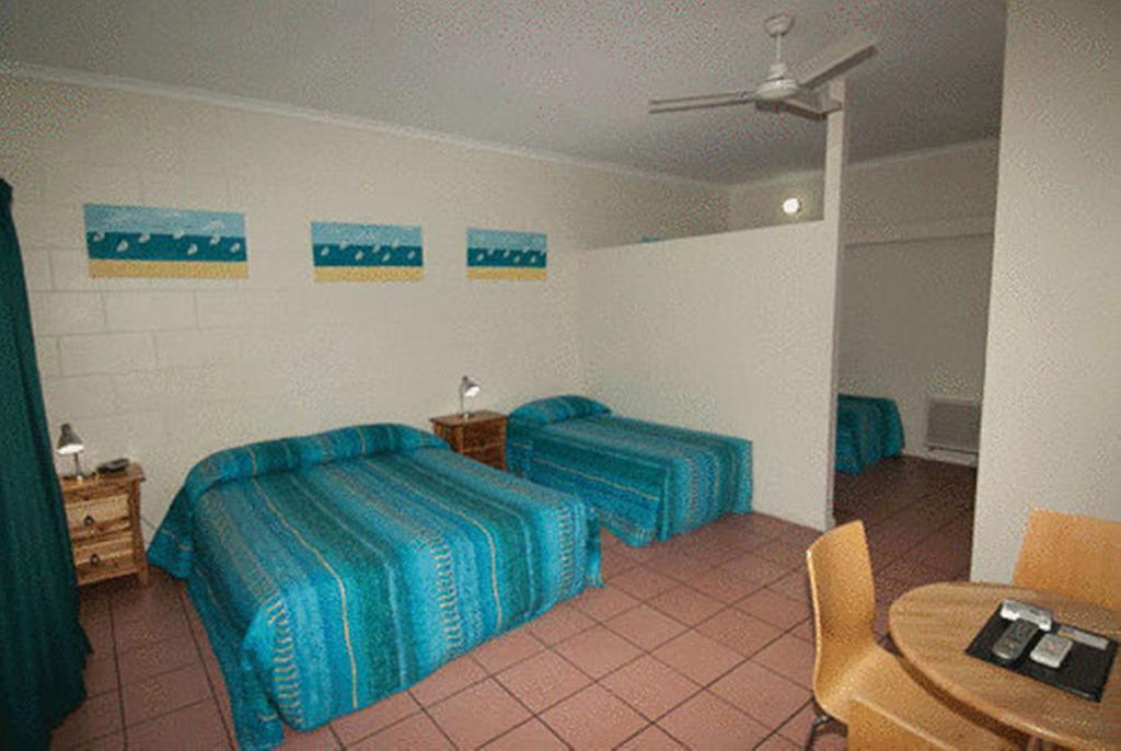 Family Room (2 Adults + 2 Children)