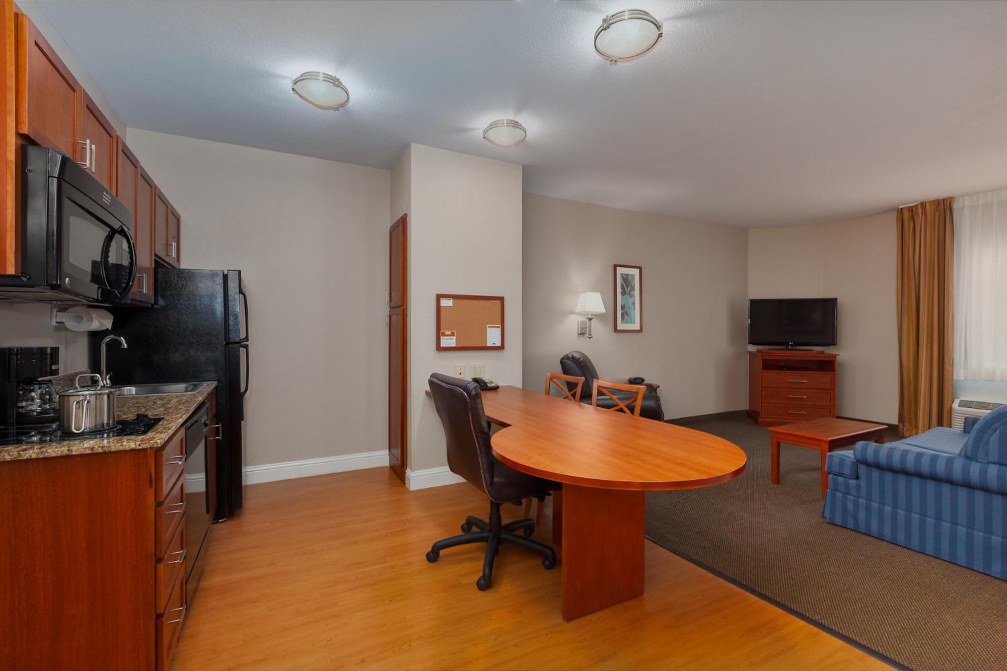 One-Bedroom King Suite