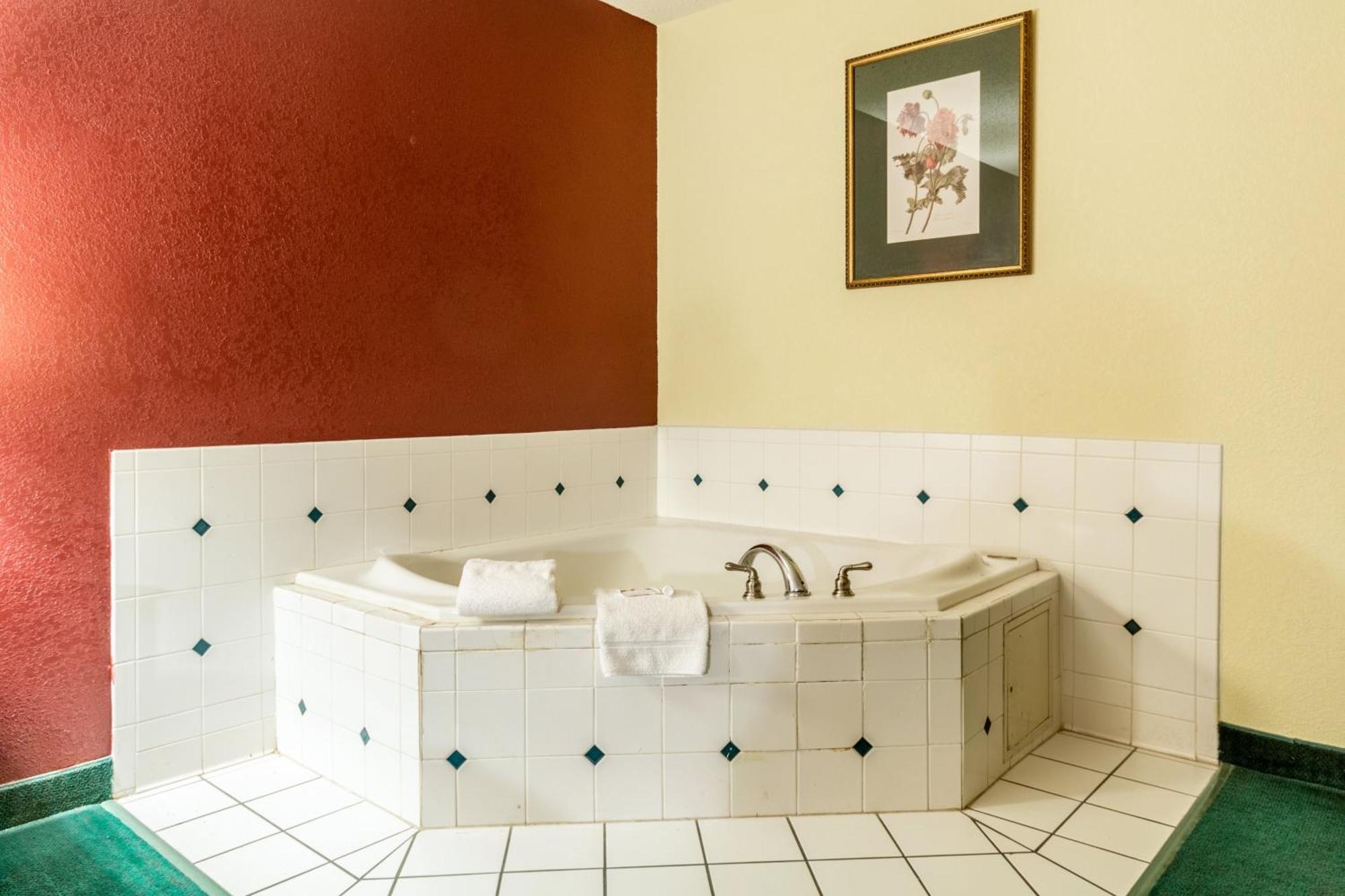 Deluxe King Room Spa Bath Non Smoking