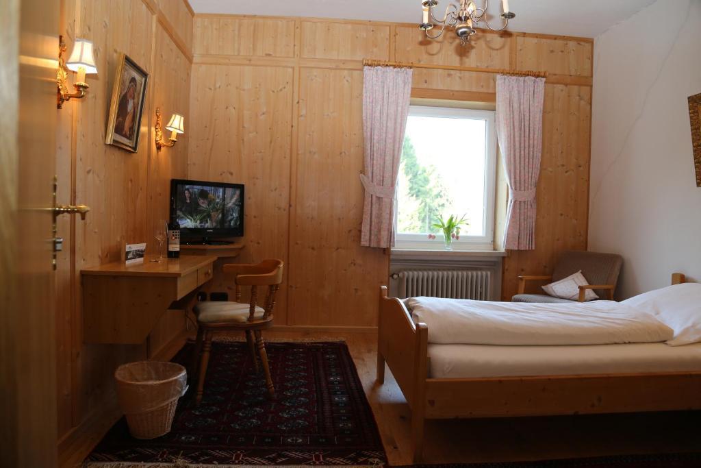 Single Room with Lake View
