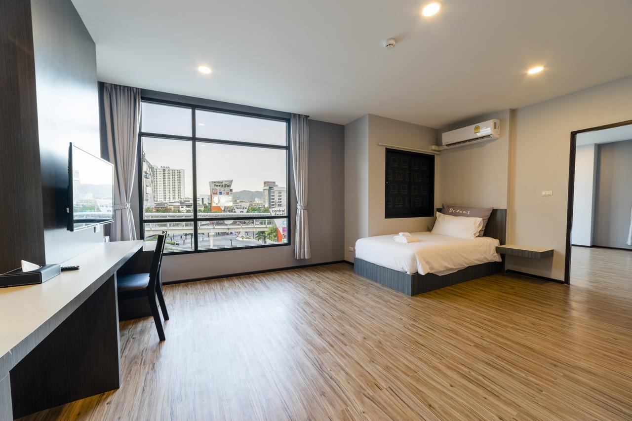 ห้องดีลักซ์สำหรับสามท่าน