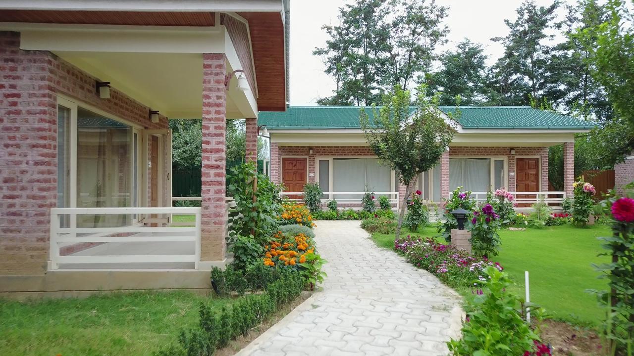 Elegant Chalet with Balcony