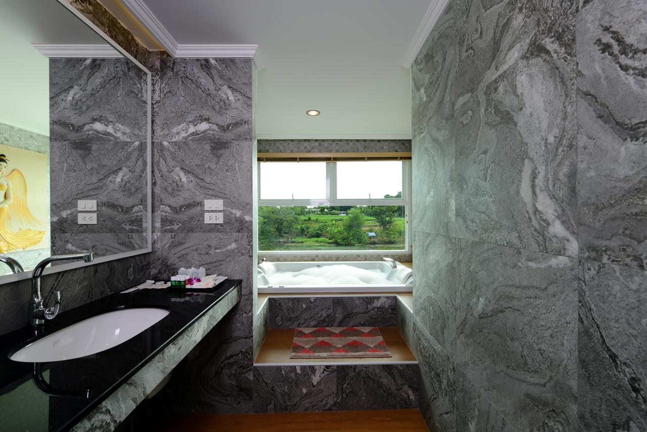 Deluxe Suite with River View