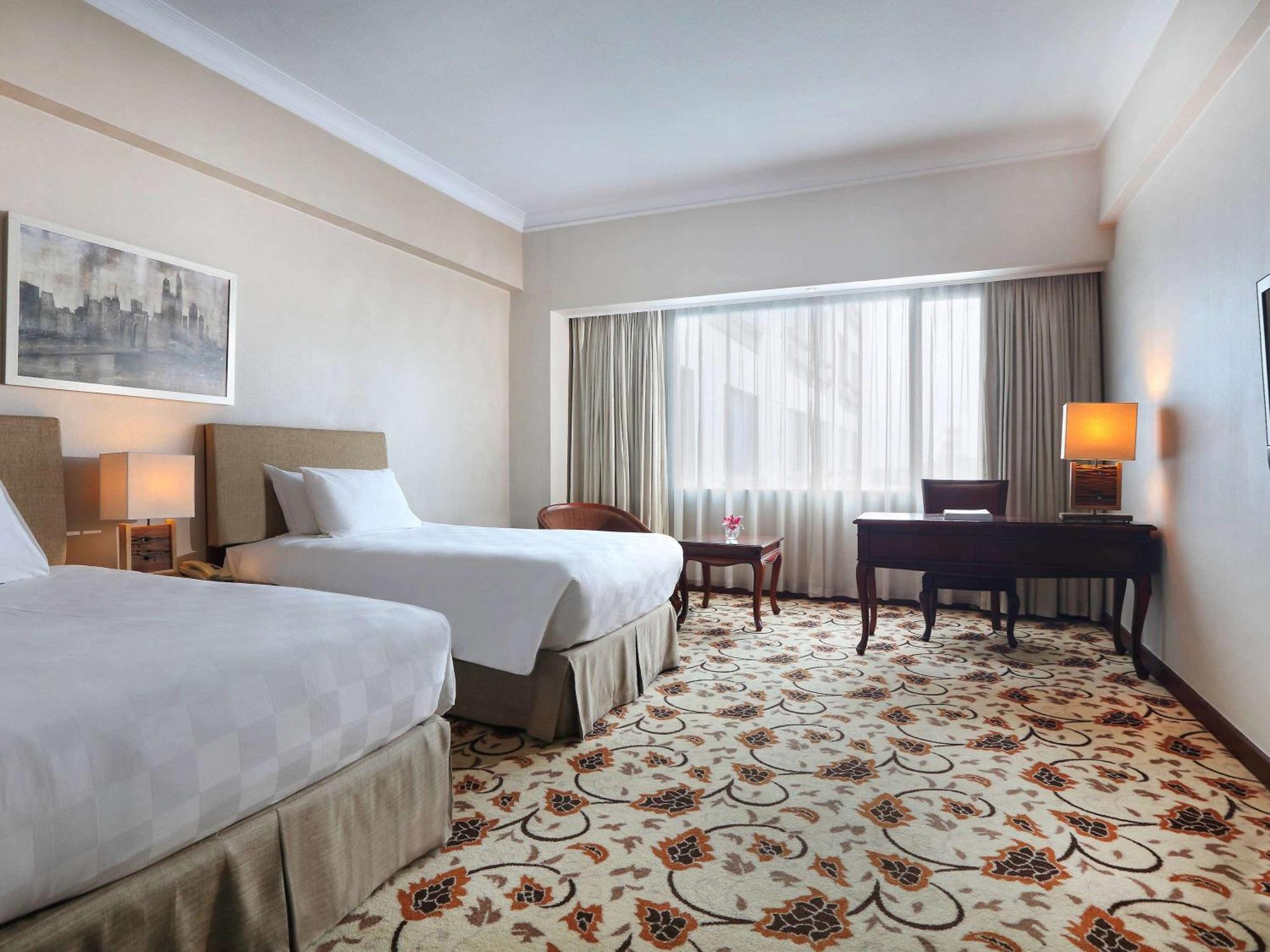Deluxe Room Twin Beds