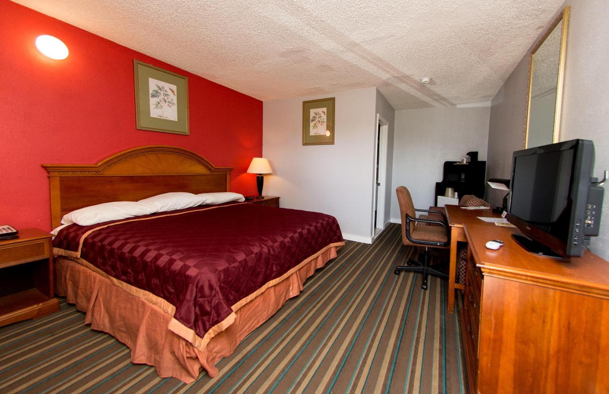 Deluxe King Suite