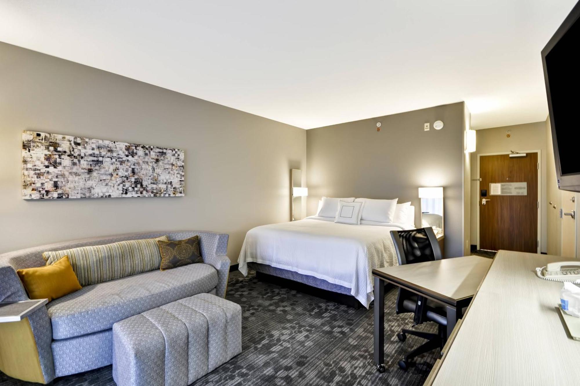 King Room with Sofa Bed - Hearing Accessible