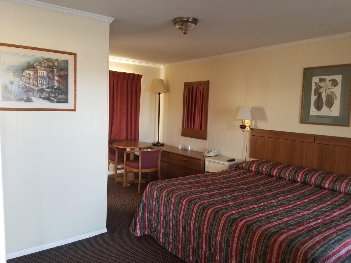 Basic Triple Room