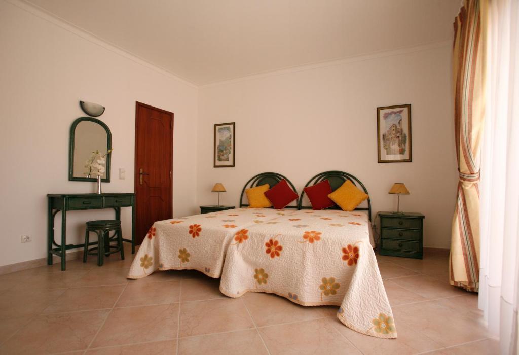 Apartamento de 2 dormitorios con balcón