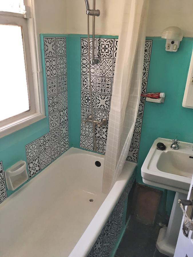 Small Single Room,587386206:JPEG