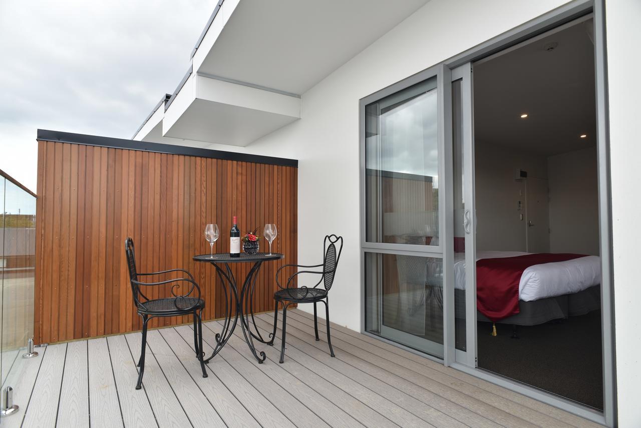 Deluxe King Studio with Balcony
