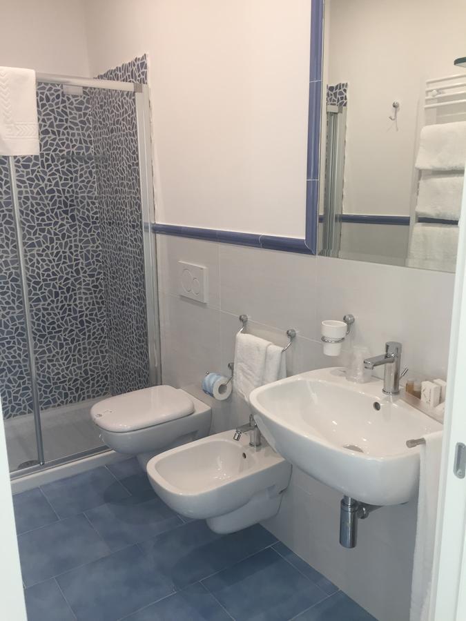 Deluxe Double Room with Balcony and Sea View