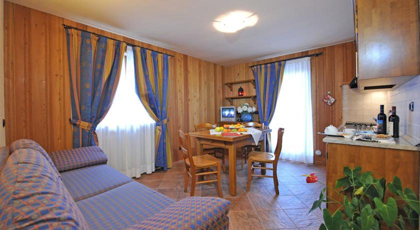 One-Bedroom Apartment with Sofa Bed