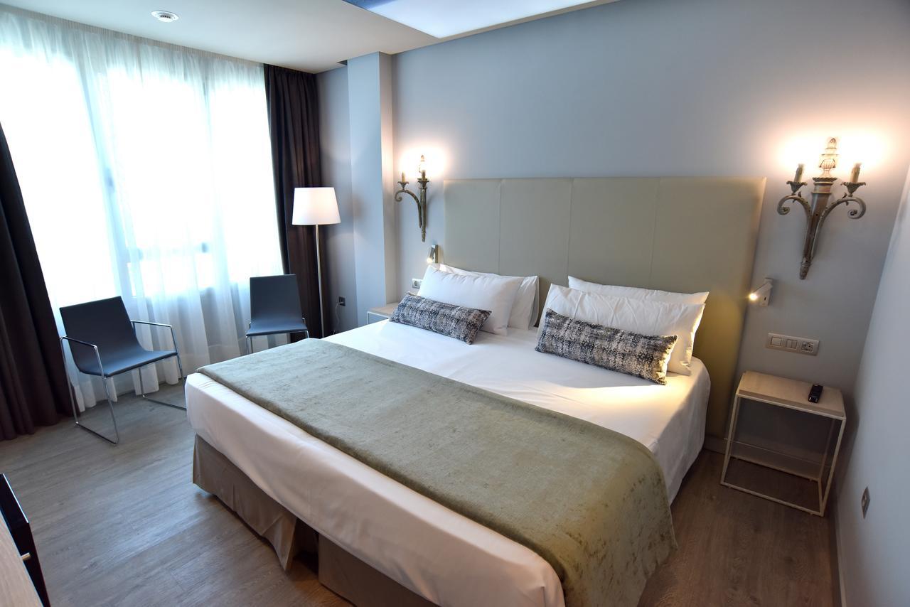 Quarto com 2 Camas de Solteiro