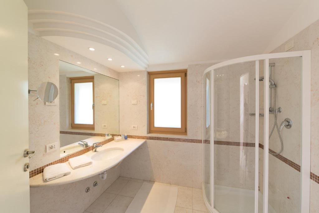 Classic Double Room with Lake view