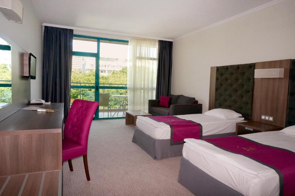 Double or Twin Room with Park View (2 Adults + 1 Child up to 12 years old) with Balcony - Free Minibar Drinks