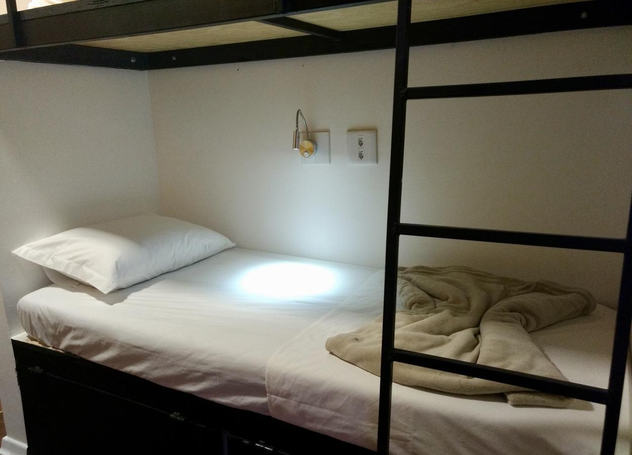 Cama em Dormitório Misto com 6 Camas