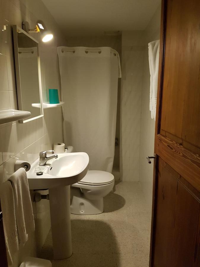 Zweibettzimmer mit Bad