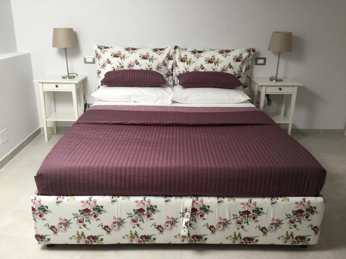 Deluxe Room (2 Adults + 1 Child)