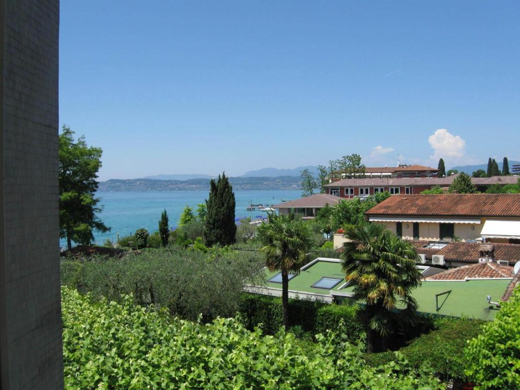 Double Room with Partial Lake View