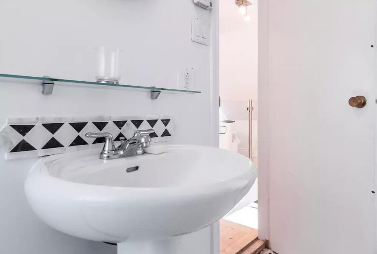 Queen Room with Private Bathroom