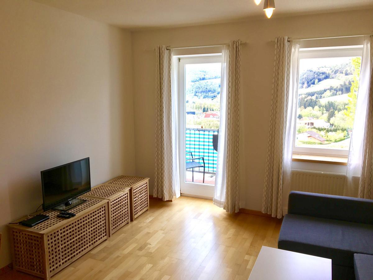 Apartment mit Balkon